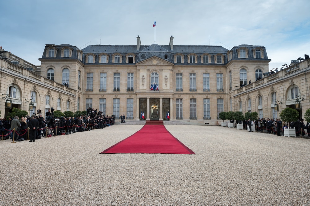 Emmanuel Macron et les 8 EPR
