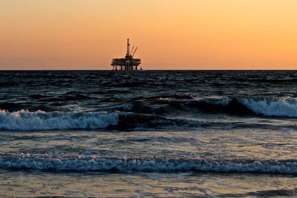 hausse des cours du pétrole suite aux troubles en mer Rouge